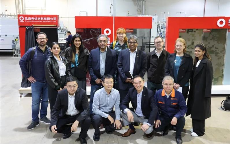 凱盛玻璃控股董事長(zhǎng)殷新建在中英工程院交流會(huì)上發(fā)表主旨演講，與多位院士共話光伏建筑一體化未來